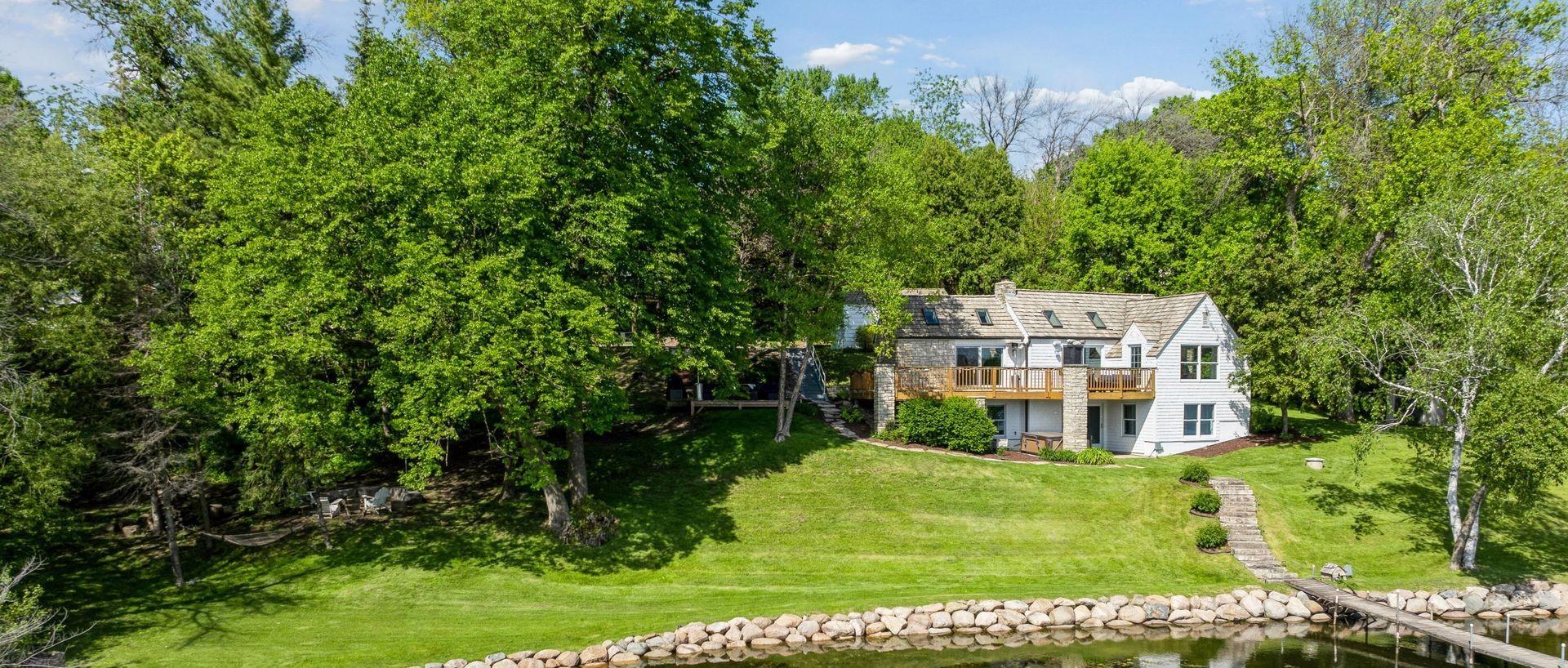 1575 Long Lake Boulevard