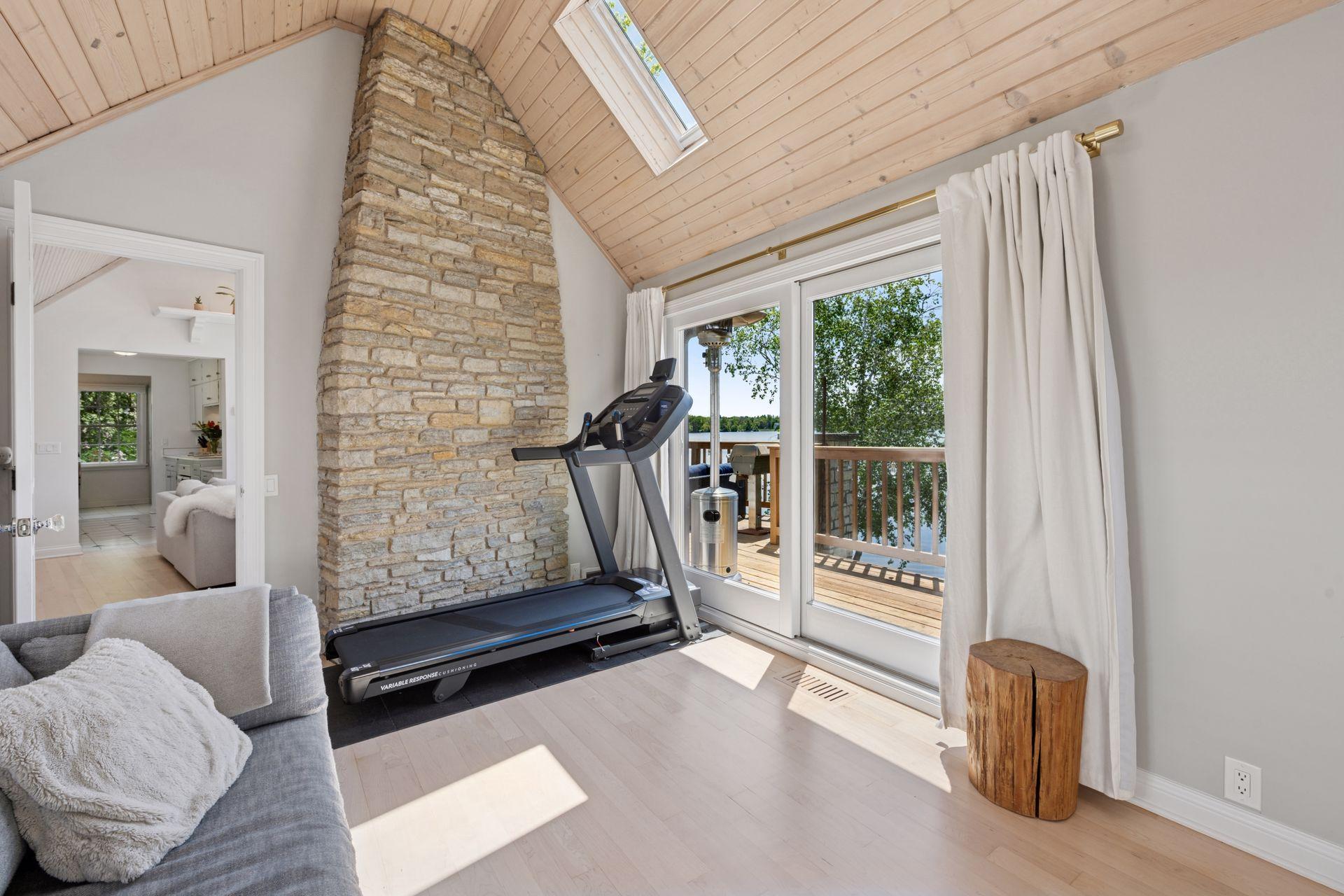 1575 Long Lake Boulevard