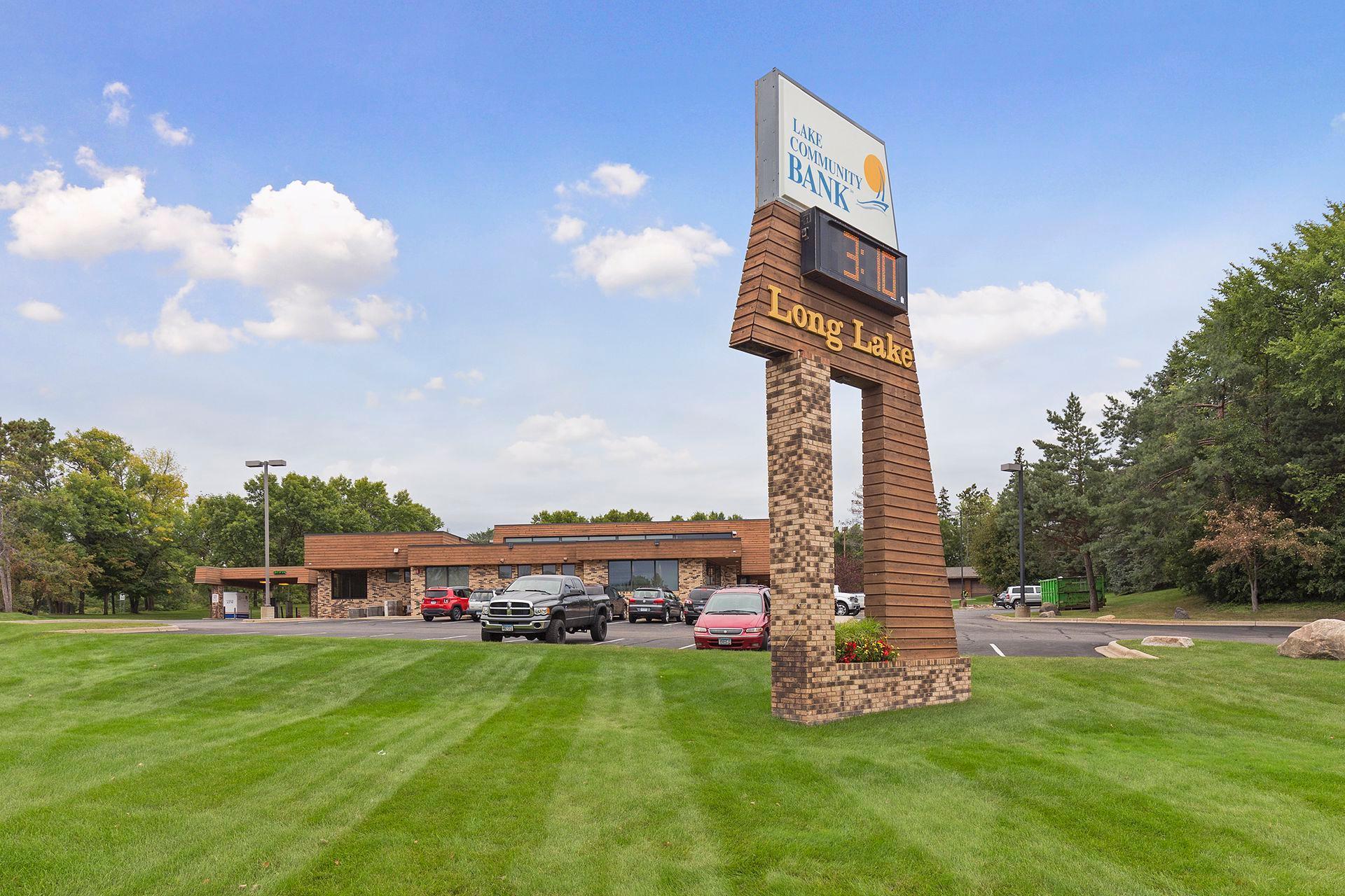 1575 Long Lake Boulevard