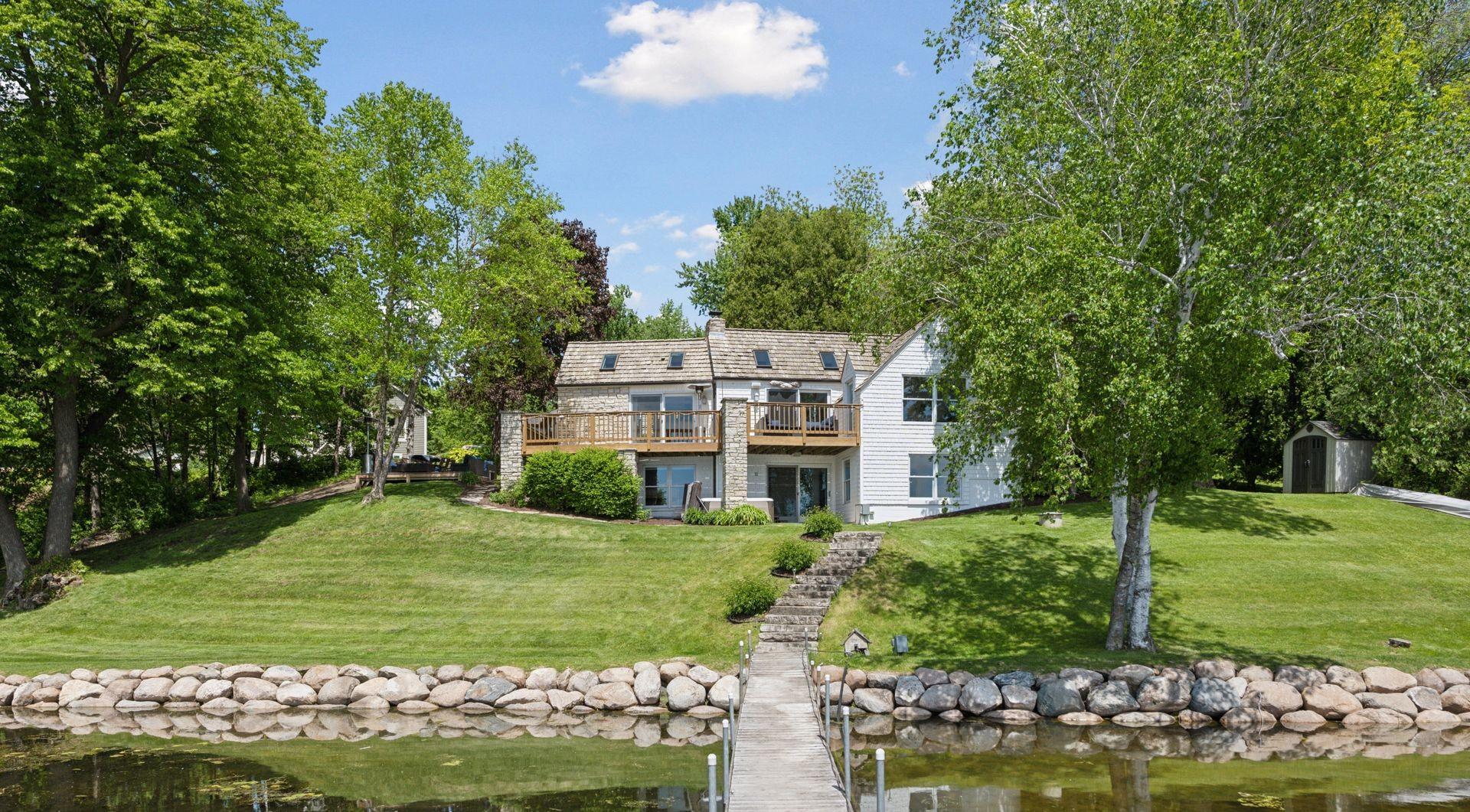 1575 Long Lake Boulevard