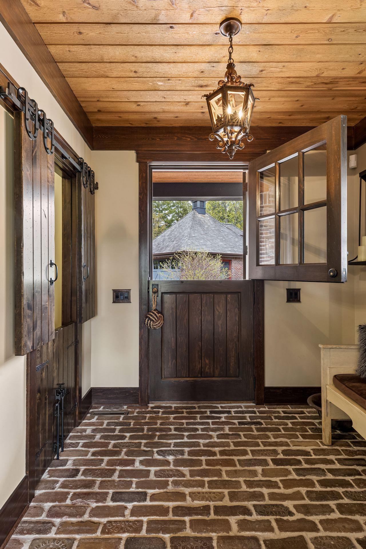 1610 Locust Hills Place
