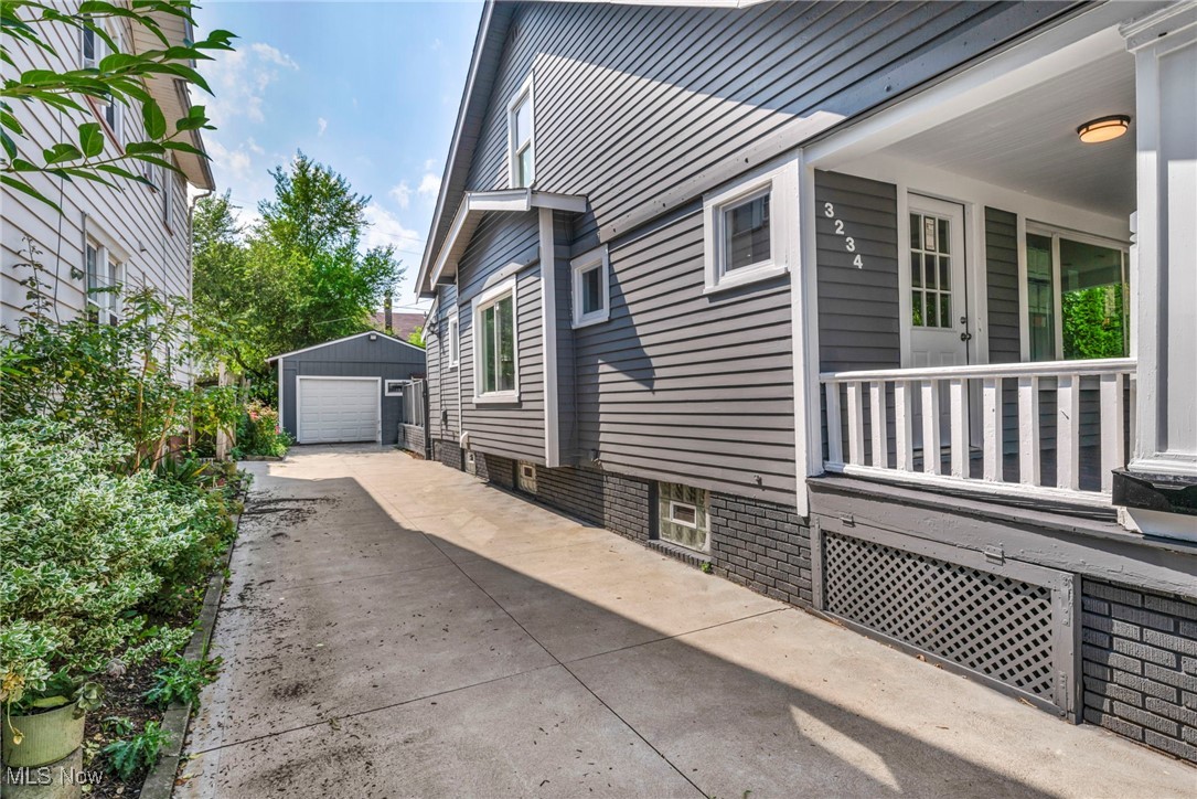 3234 W 115th Street