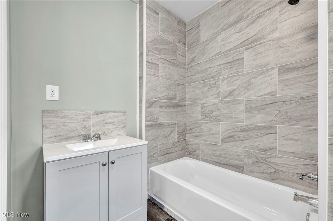 3234 W 115th Street