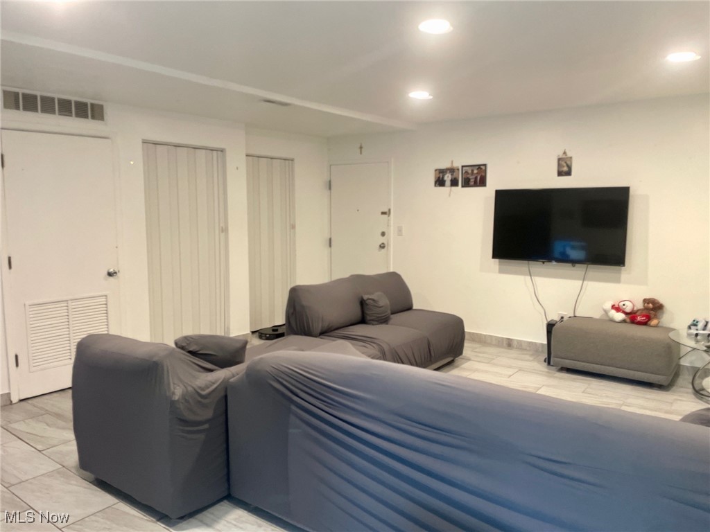 18501 Hilliard 111