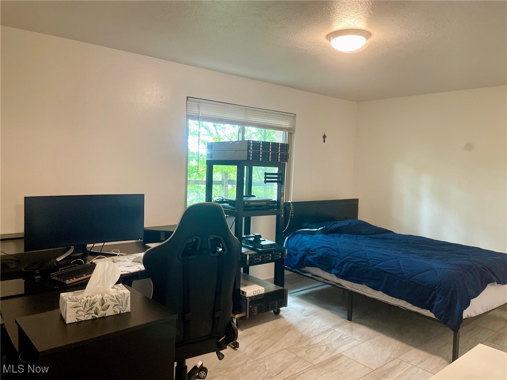 18501 Hilliard 111