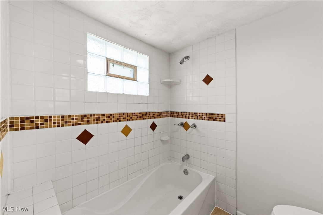 607 W 22nd Street