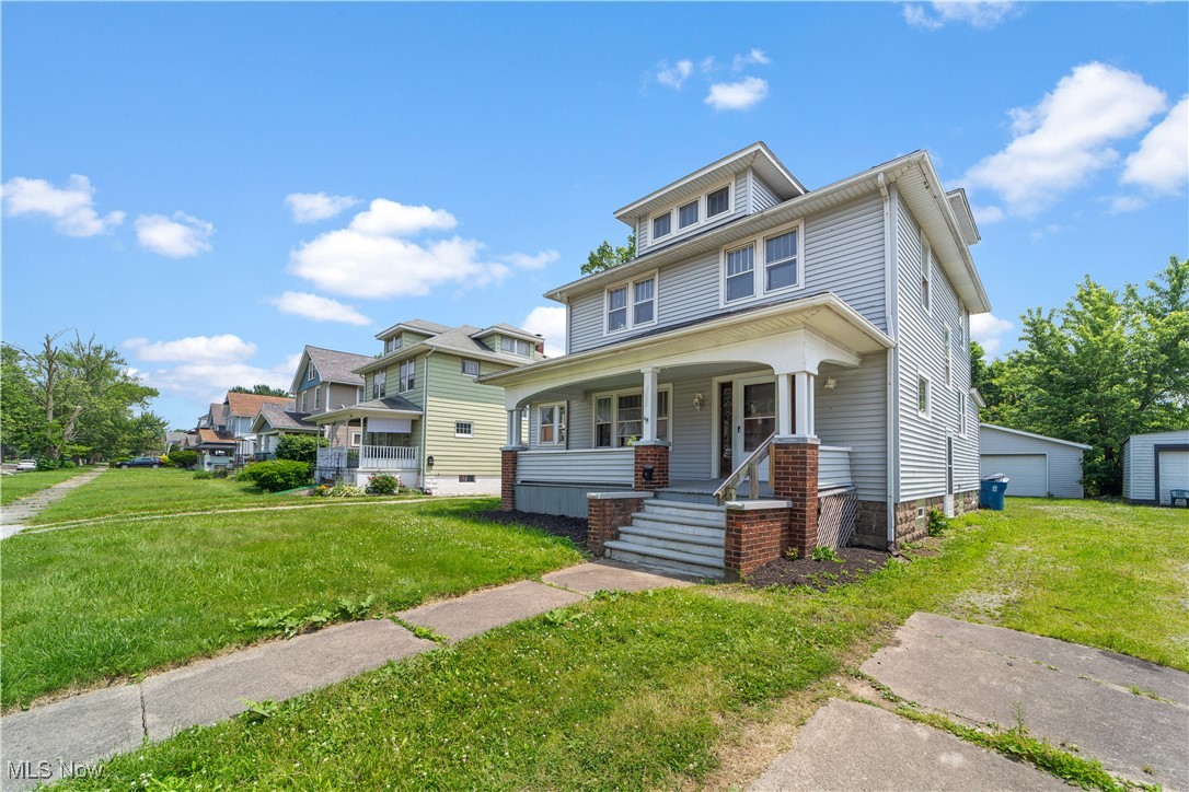 1832 E 34th Street