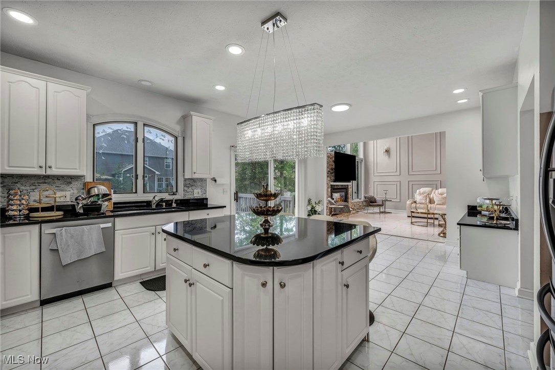 25726 Laura Lane