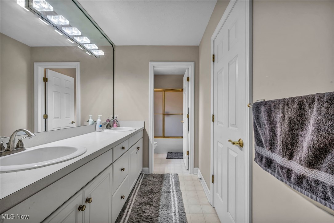 25726 Laura Lane