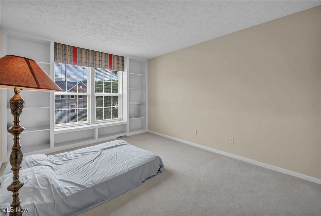 1028 Woodfield Lane