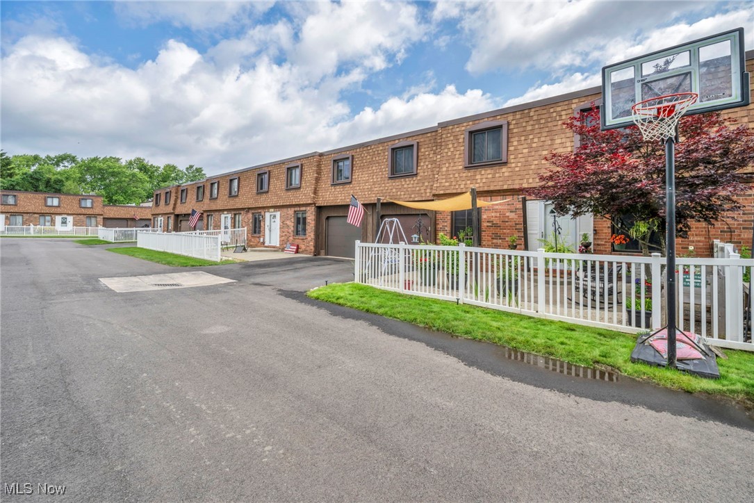 944 Wadsworth Road J3