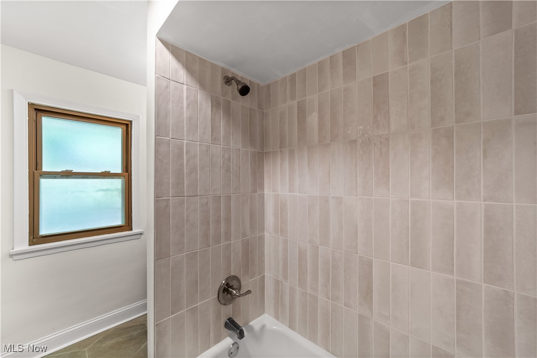 3918 W 160th Street