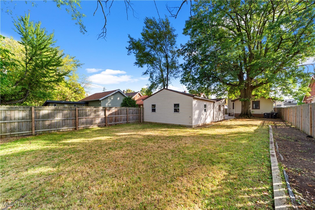 3918 W 160th Street