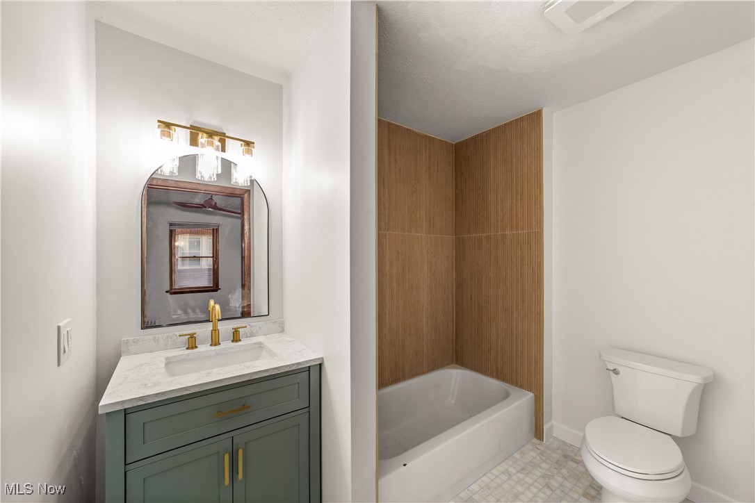 3918 W 160th Street