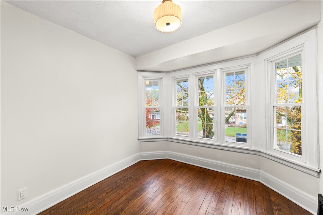 1161 W 8th Street