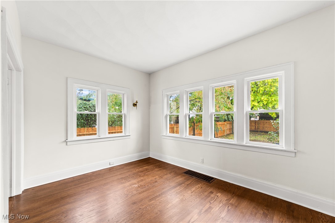 1161 W 8th Street