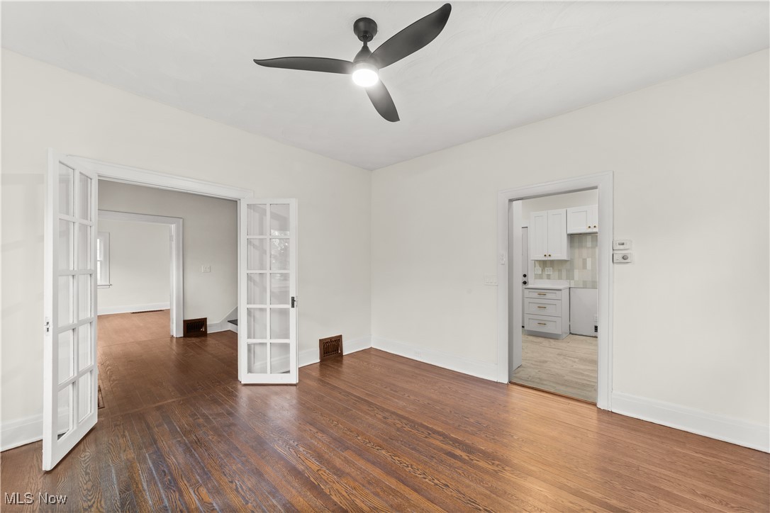 1161 W 8th Street