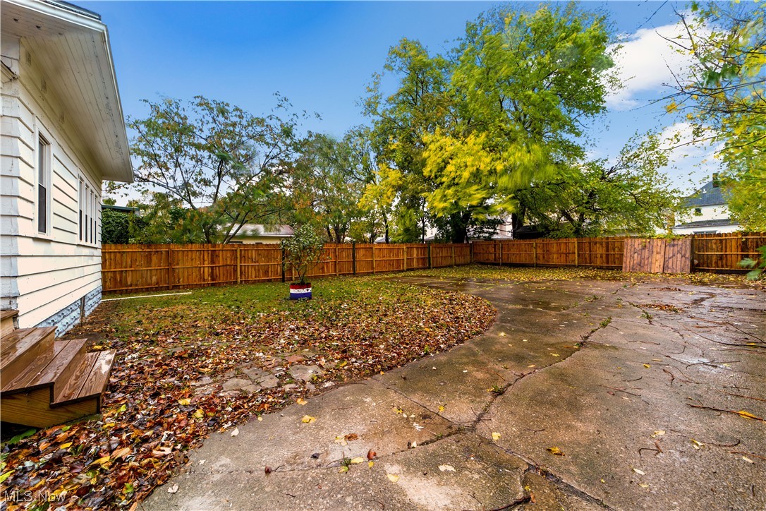 1161 W 8th Street