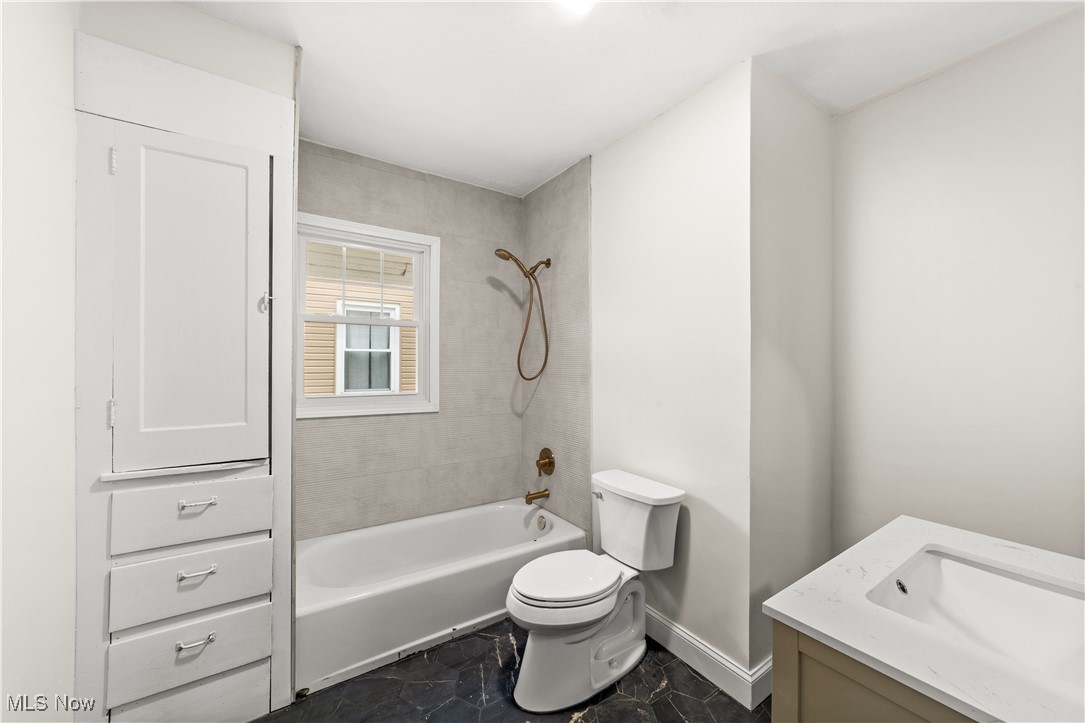 1161 W 8th Street