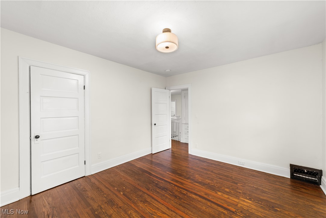 1161 W 8th Street