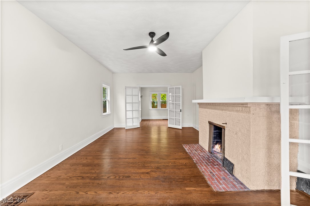 1161 W 8th Street