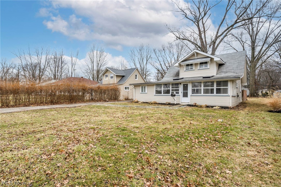295 E 238th Street