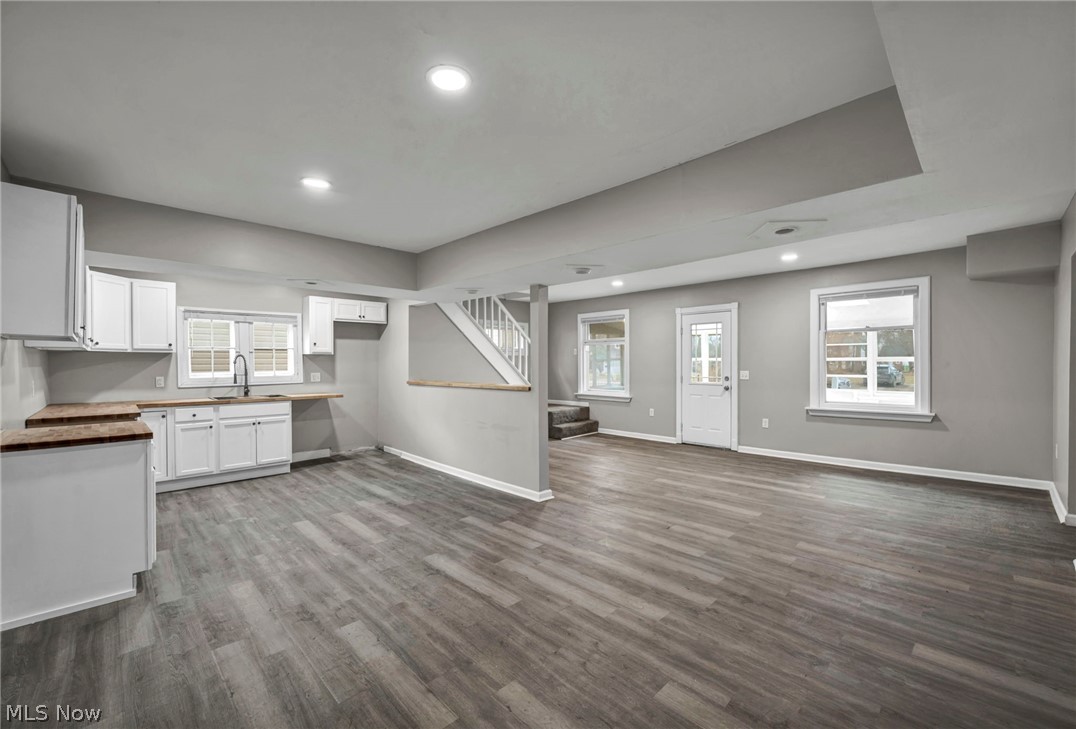 295 E 238th Street