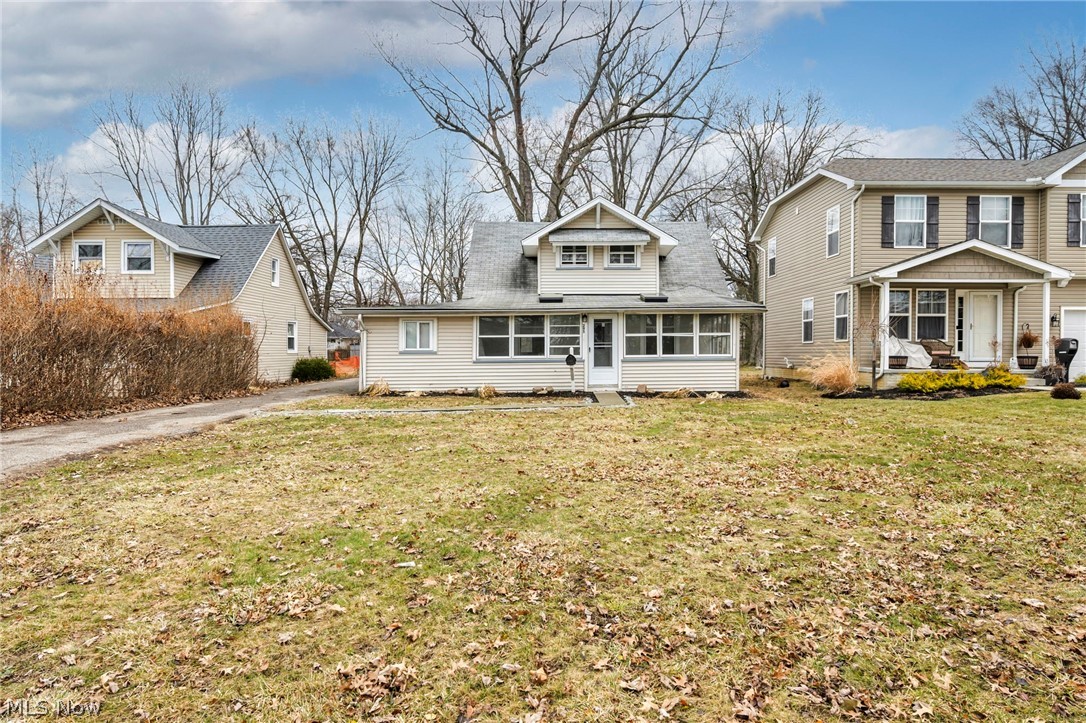 295 E 238th Street