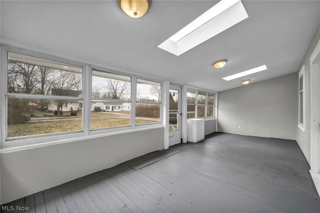 295 E 238th Street