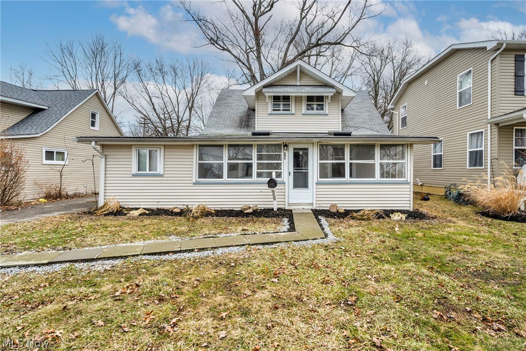 295 E 238th Street