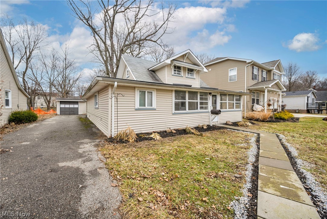 295 E 238th Street