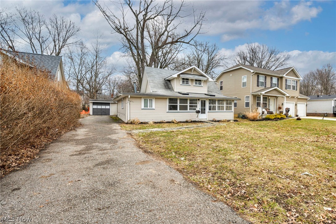 295 E 238th Street