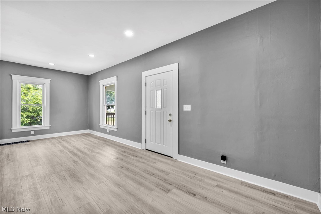 1009 W 10th Street