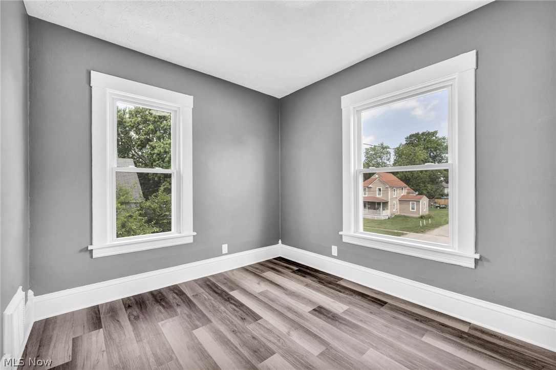 1009 W 10th Street