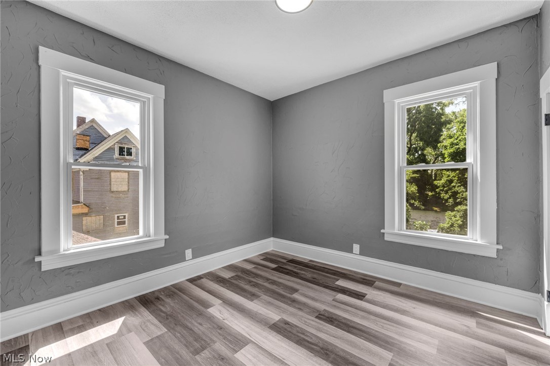 1009 W 10th Street