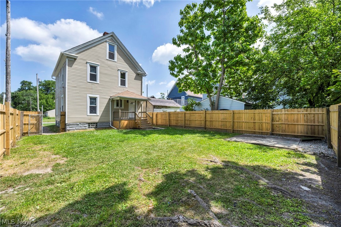 1009 W 10th Street