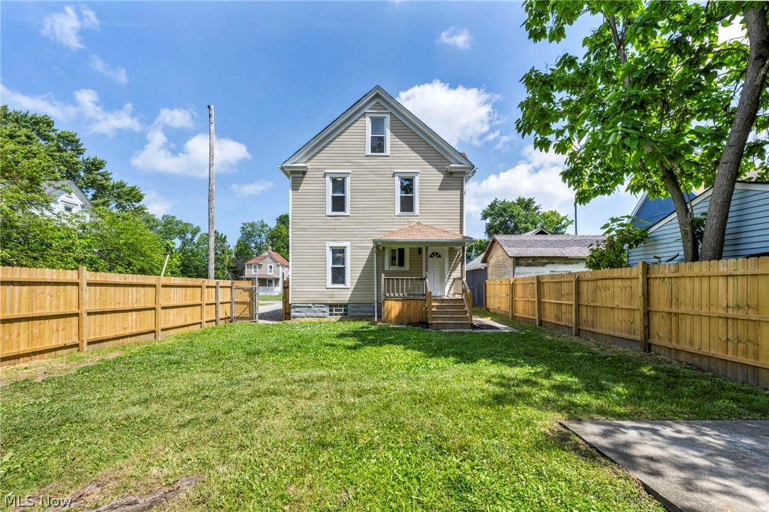 1009 W 10th Street