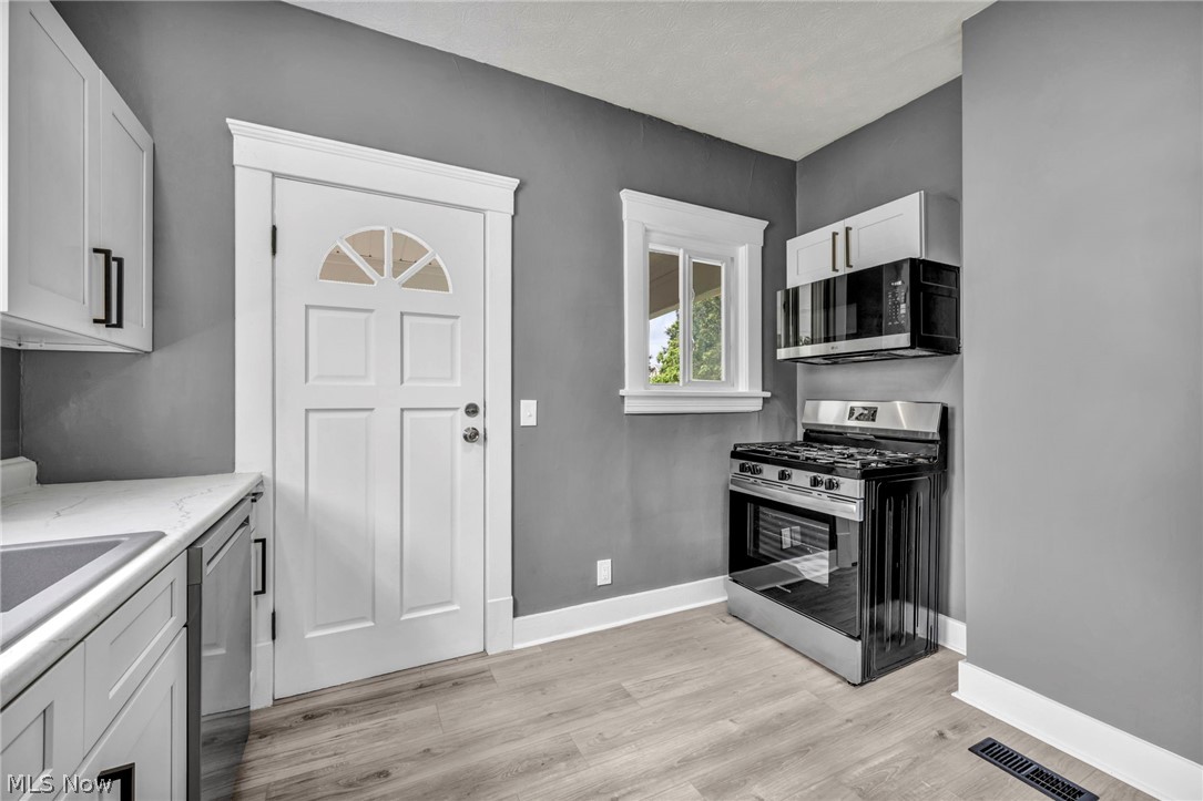 1009 W 10th Street