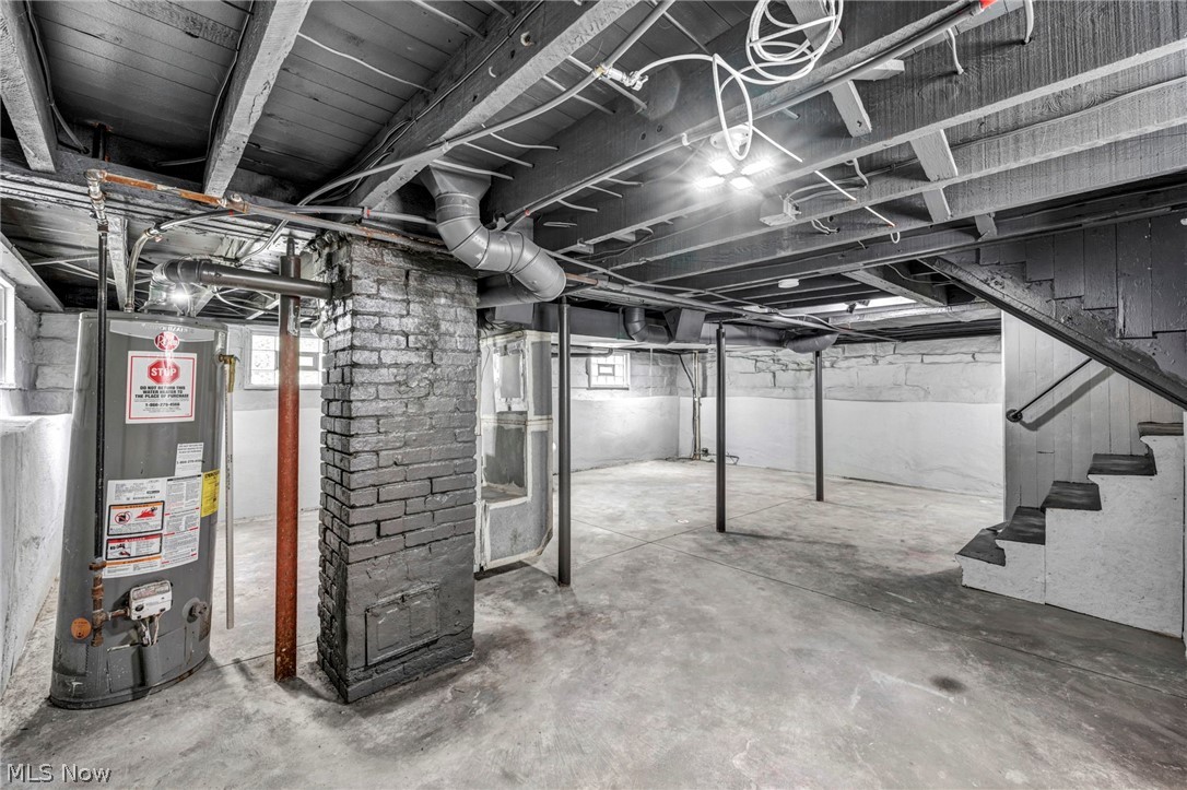 1009 W 10th Street