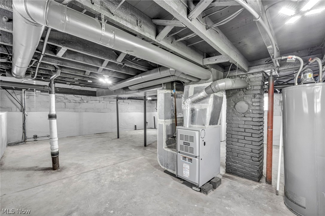 1009 W 10th Street