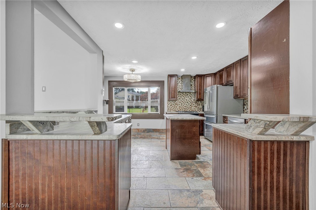 28610 Lynhaven Drive