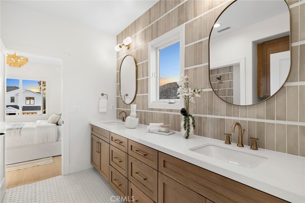 1824 Port Carlow Place