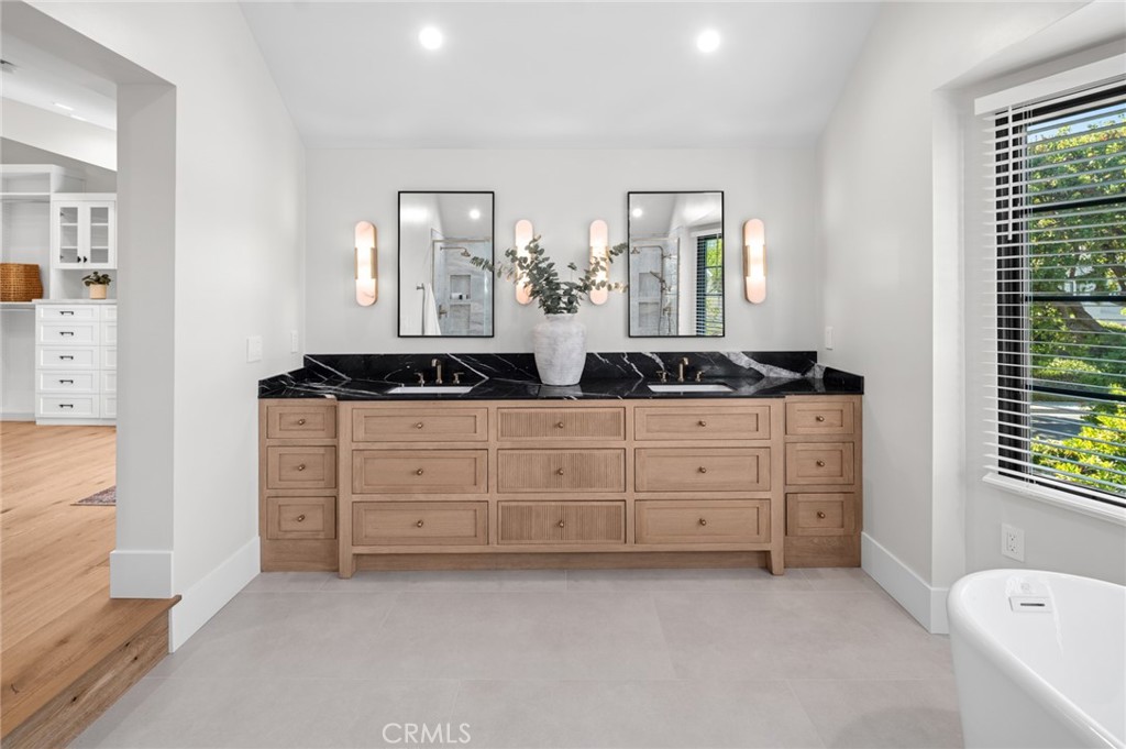 1963 Port Edward Place