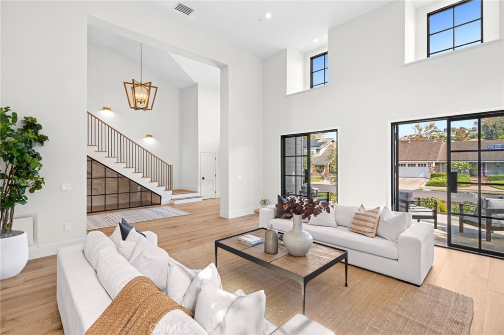 1963 Port Edward Place