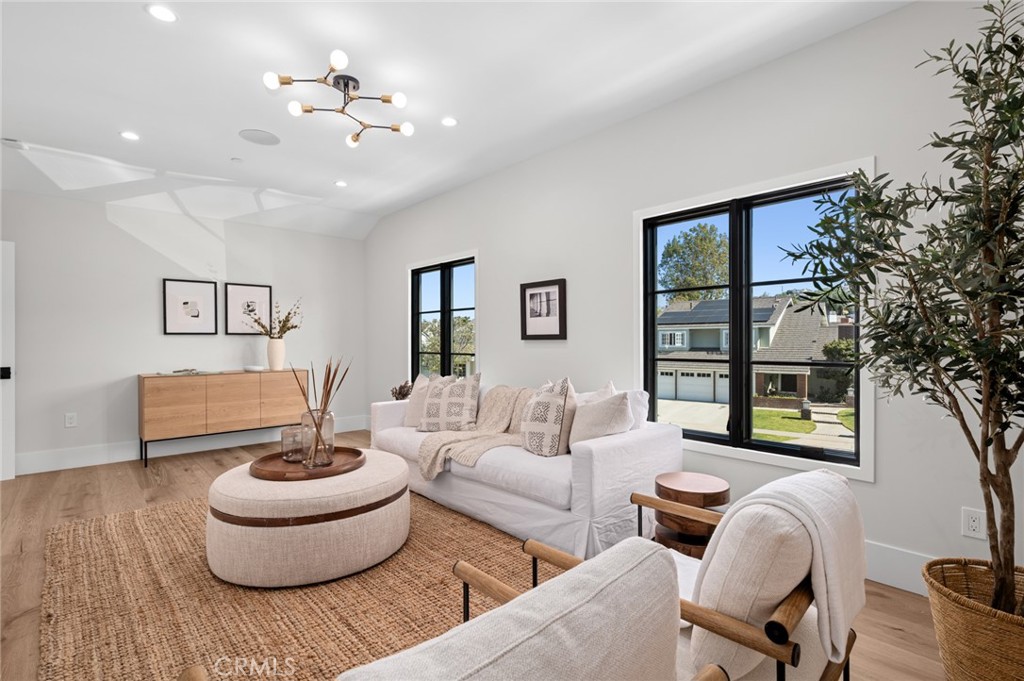 1963 Port Edward Place