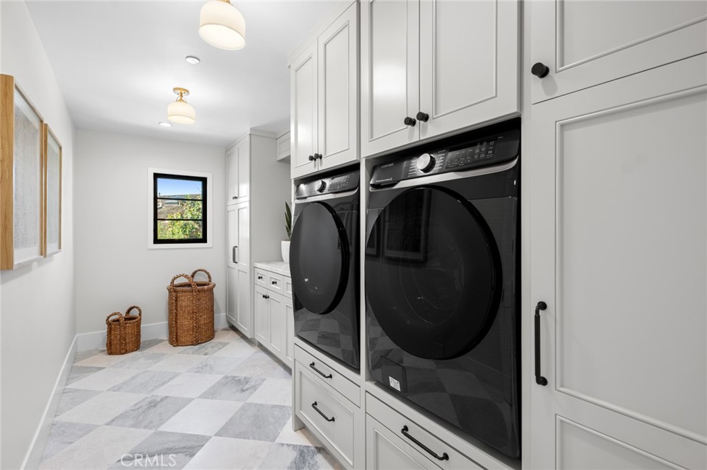 1963 Port Edward Place