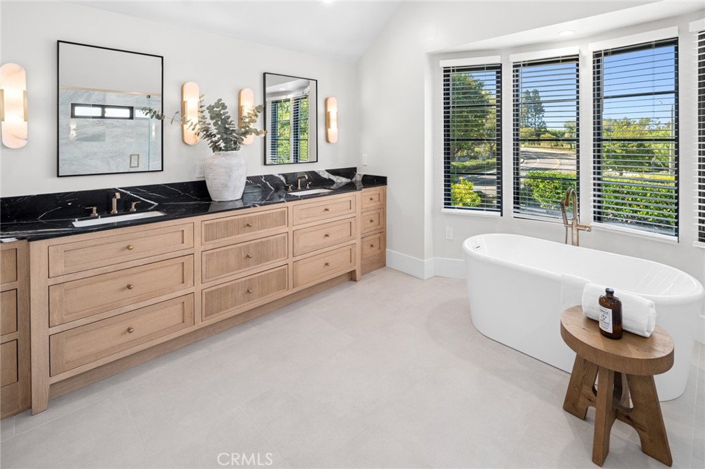 1963 Port Edward Place