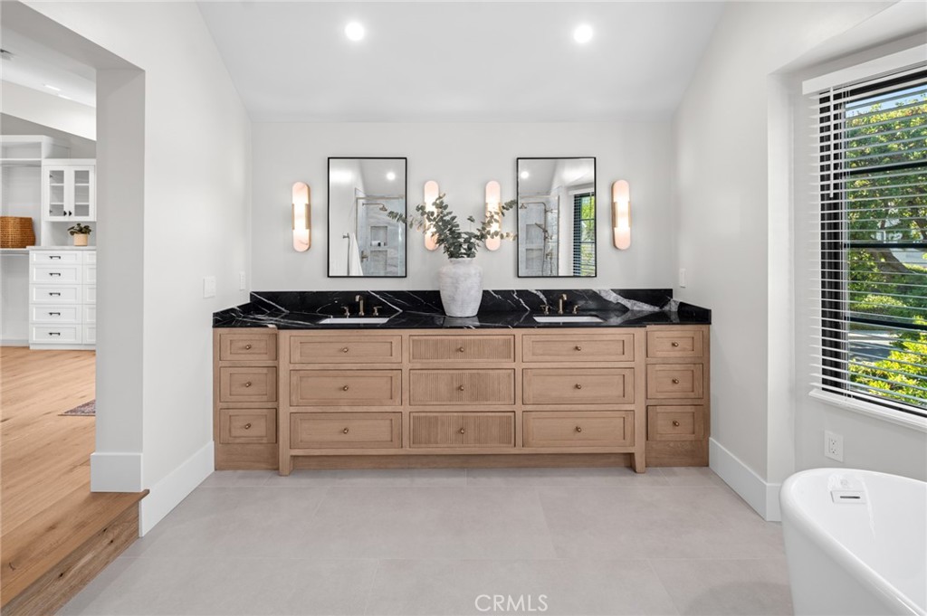 1963 Port Edward Place