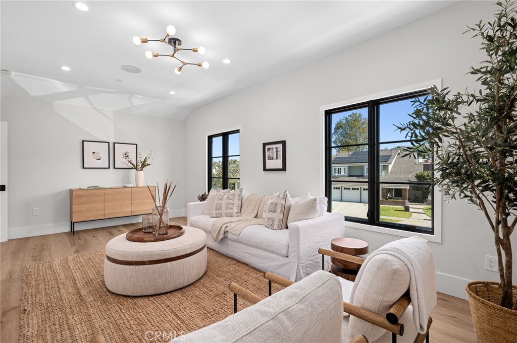 1963 Port Edward Place