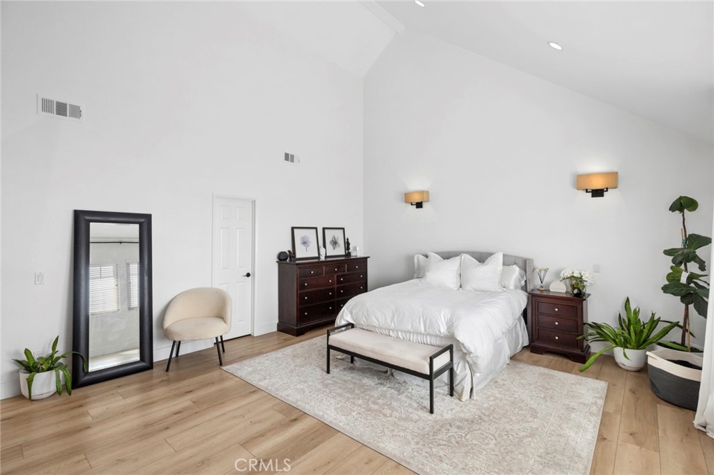 133 Cecil Place B